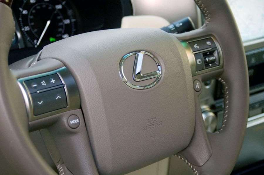  Lexus GX460 2011 года  (фото 25 из 39)